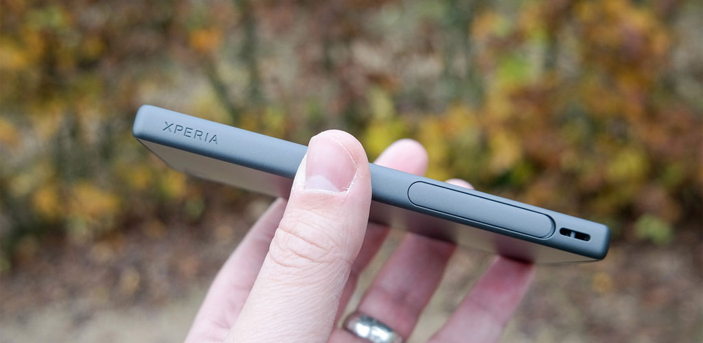 Sony Xperia Z5 Compact black điện thoại chống nước chống bụi