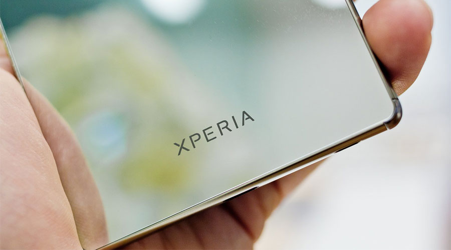 Điện thoại Sony Xperia Z5 Premium m&agrave;u bạc mặt lưng bằng gương