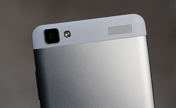 Điện thoại Vivo V1 Max có camera sau 13MP