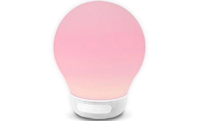 Loa Divoom Aurabulb màu trắng với kiểu dáng mới lạ