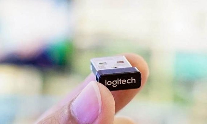 Chuột vi tính Logitech M331 màu đen có kết nối chính xác