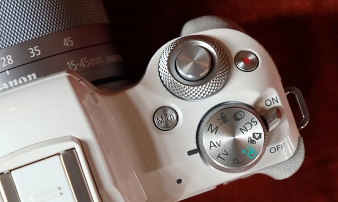 Máy ảnh Canon EOS M50 KIT 15-45mm màu trắng lấy nét tự động 