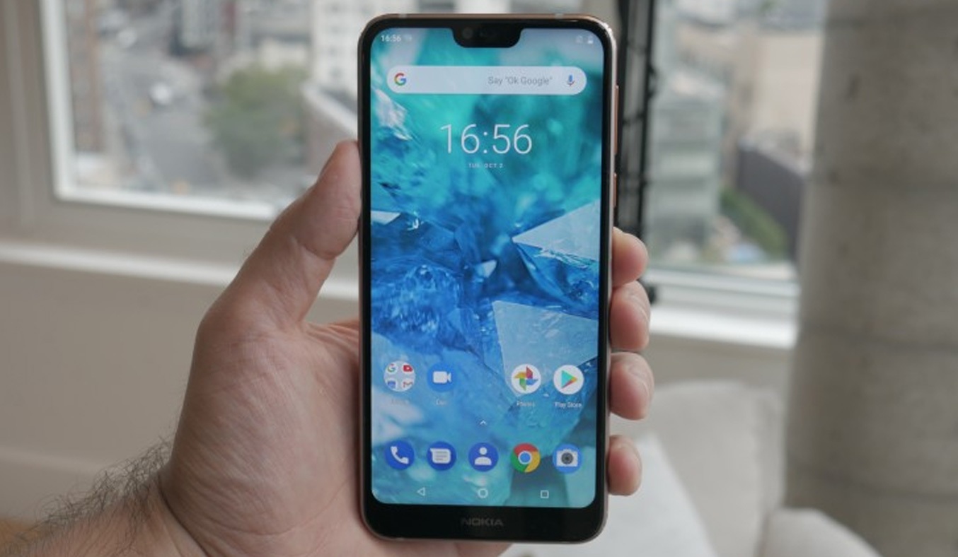 ĐIỆN THOẠI DI ĐỘNG NOKIA 8.1 NÂU VIỀN BẠC - Thiết kế gọn nhẹ, bắt mắt 