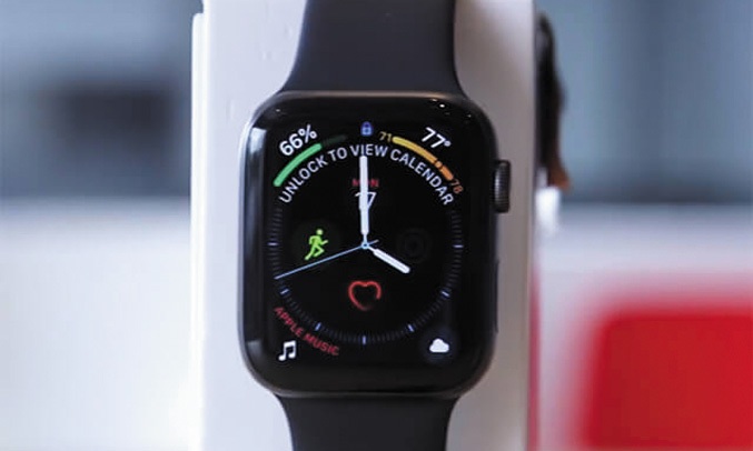 APPLE WATCH SERIES 4 40MM SPACE GREY - BLACK SPORT BAND Hiệu năng tăng, hoạt động "hăng". 