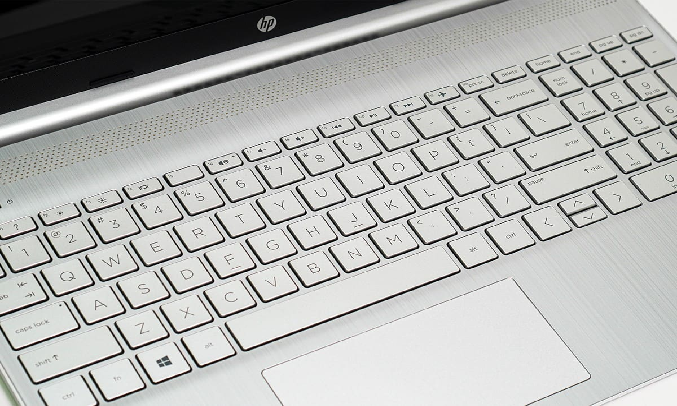 Touchpad của laptop HP 15S-fq1107tu rộng và nhạy 