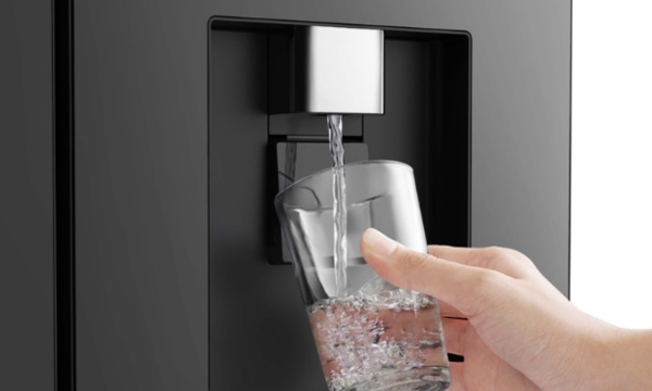 Tủ Lạnh Panasonic Inverter Prime+ Edition NR-WY720ZMMV có khay đá xoay