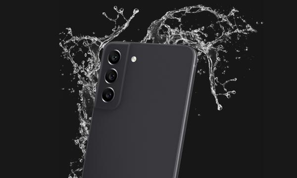 Điện thoại Samsung Galaxy S21 FE có kháng bụi kháng nước