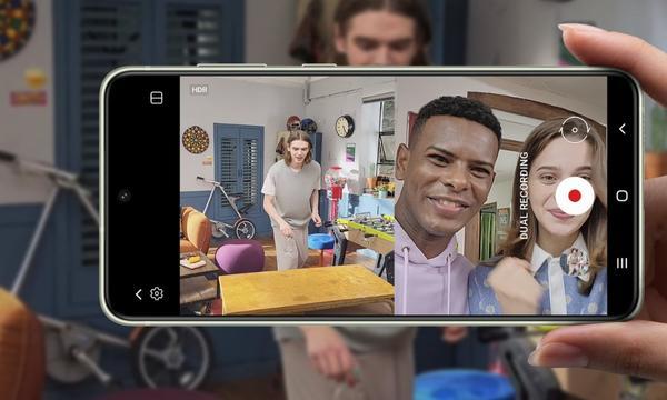 Điện thoại Samsung Galaxy S21 FE mở khóa vân tay