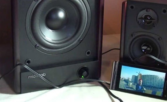 Loa vi tính Microlab FC330 mang hệ thống 2.1