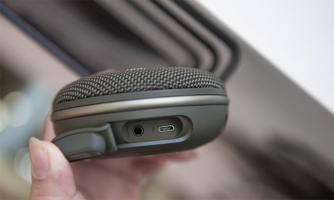 Loa di động JBL Clip 3 xanh lá dùng lâu bền