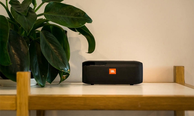 Loa di động JBL Tuner FM đen dùng lâu bền