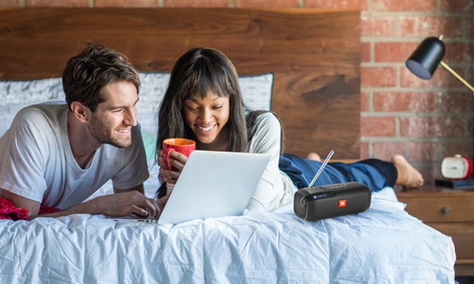 Loa di động JBL Tuner FM đen âm thanh mạnh mẽ