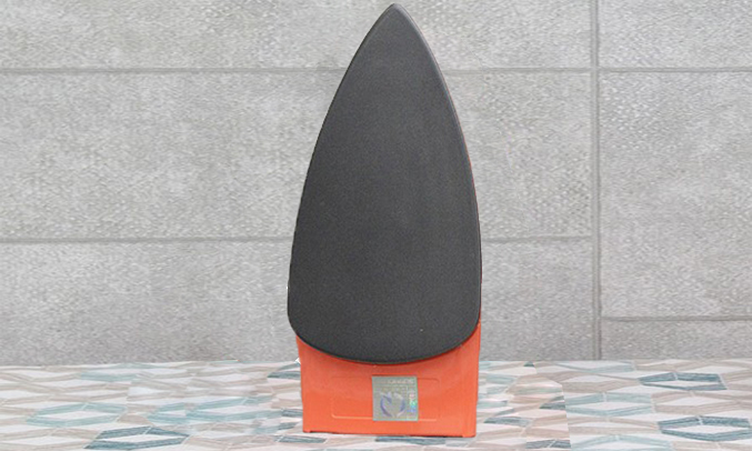 Bàn ủi khô Sunhouse SHDI1070 mặt đế phủ men Teflon