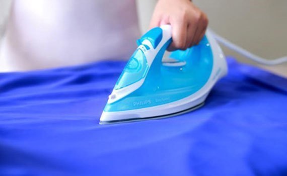 Bàn để ủi cao cấp Ohi@ma HMD-650 thiết kế mặt bàn khá rộng