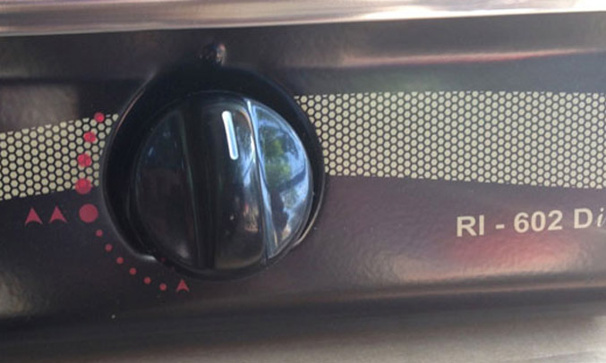 Bếp gas Rinnai RI-602DI kiềng bếp chắc chắn