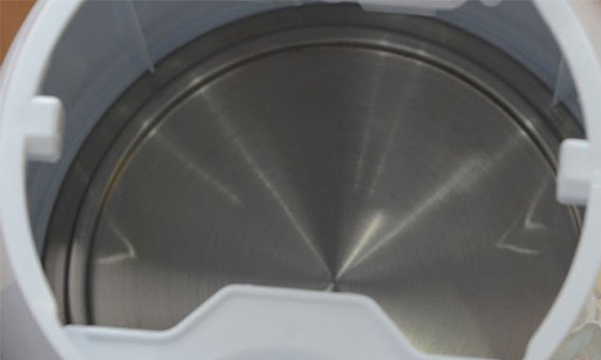 Bình đun Philips HD4646 dễ làm sạch