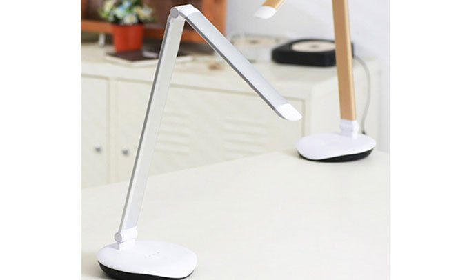 Đèn bàn Led Philips Lever 72007 chiếu sáng tốt