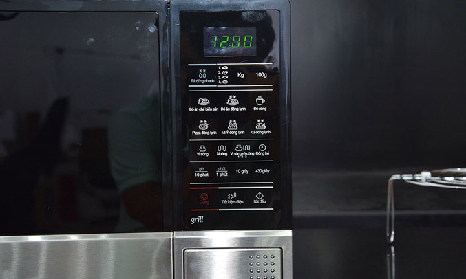 Lò vi sóng Samsung GE83DST-T1 tiết kiệm