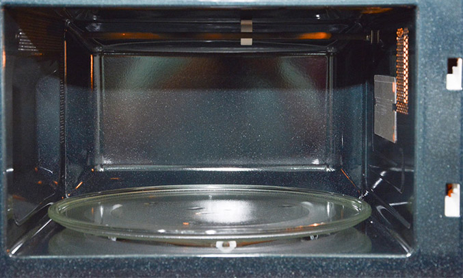 Lò vi sóng Samsung GE83DST-T1 khoang lò rộng