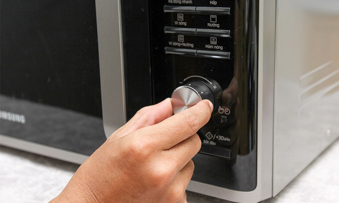 Lò vi sóng Samsung MG28J5255US công suất mạnh mẽ