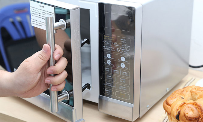 Lò vi sóng Sanyo EM-G3597VS công suất mạnh mẽ