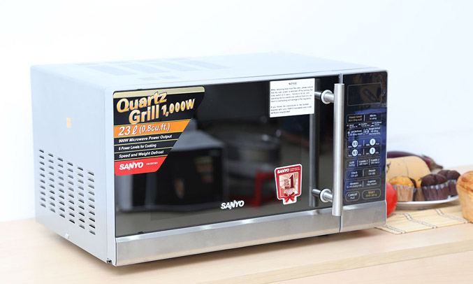 Lò vi sóng Sanyo EM-G3597VS khử mùi