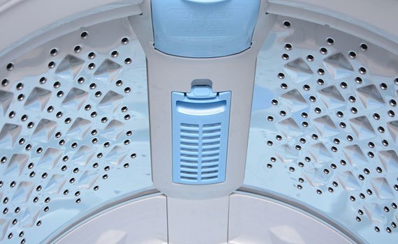 Lồng giặt của máy giặt Toshiba AW-B1000GV bằng thép không gỉ bảo vệ tốt quần áo