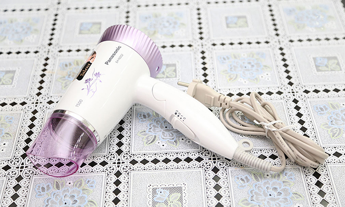 Máy sấy tóc Panasonic EH-ND52-V645 nhỏ gọn
