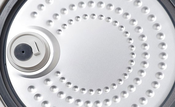 Nồi cơm điện Philips 2 lít HD3118 có phần nắp được thiết kế dạng tổ ong hiện đại