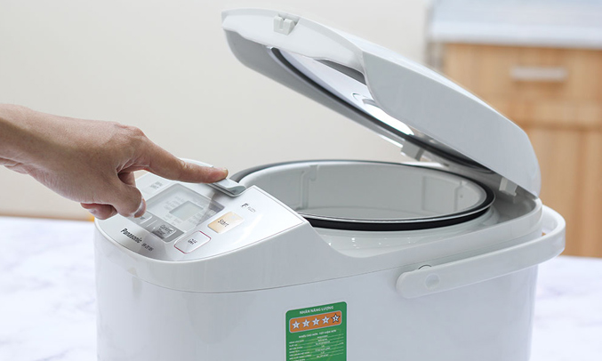 Nồi cơm điện Panasonic SR-ZE185WRAM dễ sử dụng