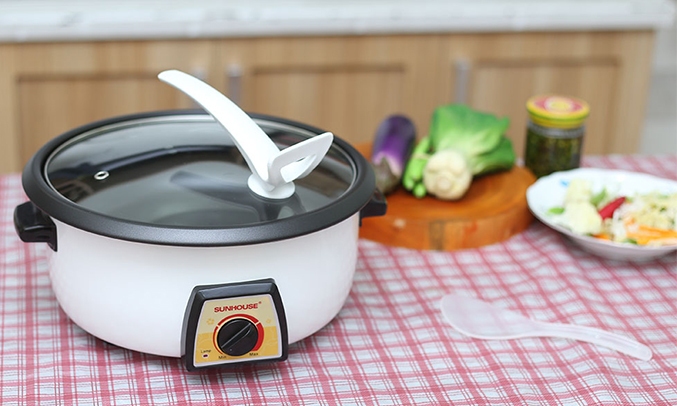 Lẩu điện Sunhouse SHD4521 có dung tích 3 lít