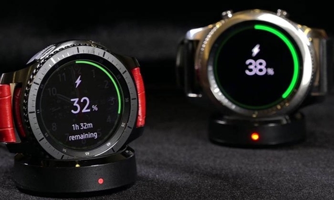 Samsung Gear S3 Classic (SM-R770) sạc không dây nhanh