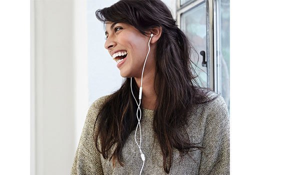 Tai nghe AKG K350WHT thoải mái khi đeo