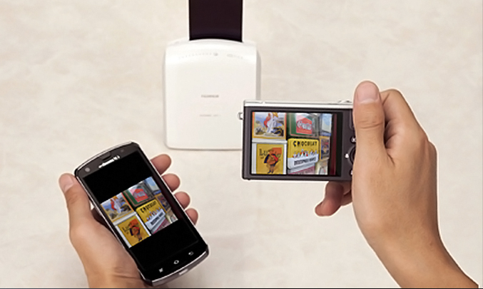 Máy ảnh Fujifilm XQ2 chia sẻ không dây