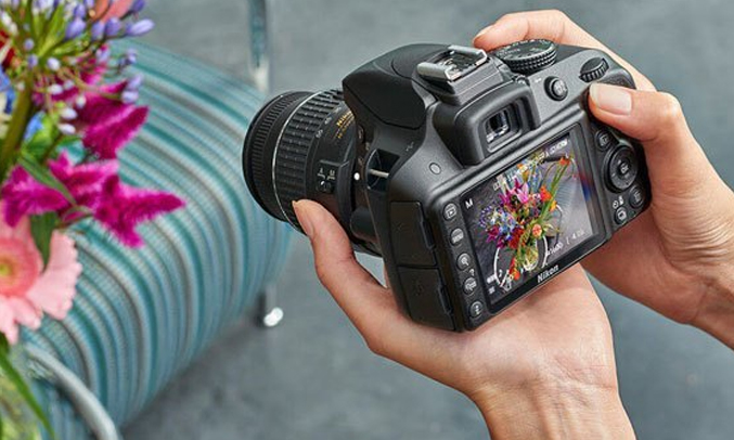 Máy ảnh Nikon D3400 ống kính SG 18-55mm quay phim Full HD