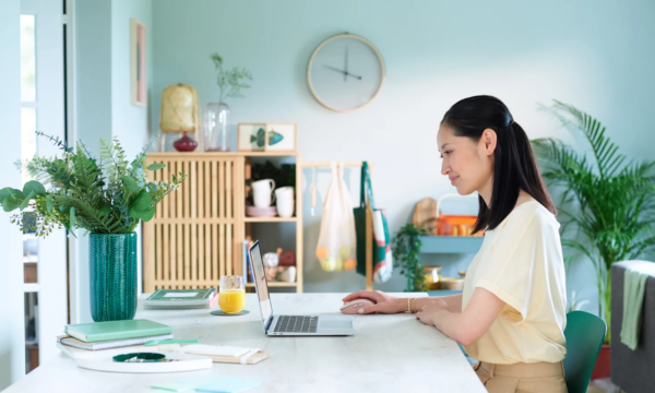 Chuột không dây Logitech Signature M650 Hồng - Kết nối