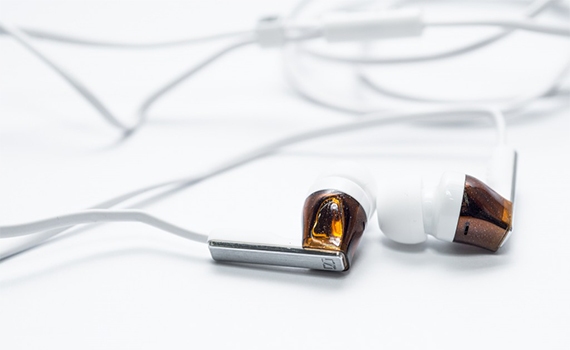 Tai nghe Sennheiser CX5.00I sở hữu thiết kế hiện đại, bắt mắt