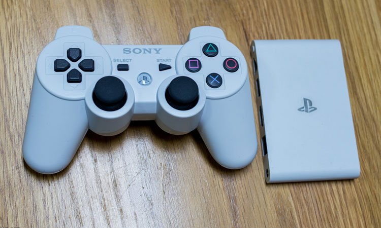 Máy chơi game ps vita TV-VTE-1006 AA01 gọn gàng