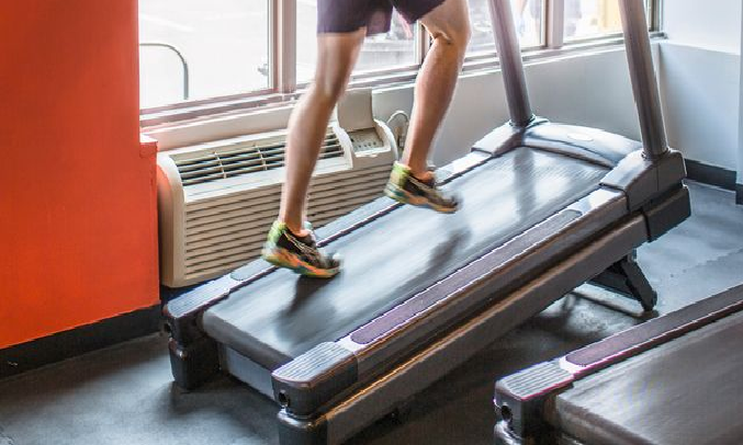 Máy chạy bộ Poongsan TMH-900-ATHENA-03 - 18 chương trình luyện tập