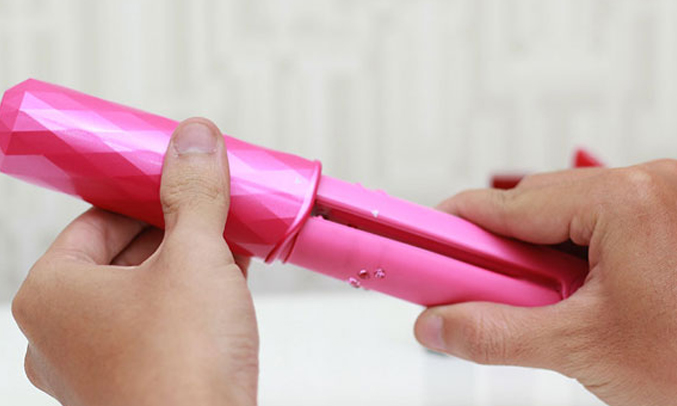 Máy tạo kiểu tóc Panasonic EH-HV10 có nắp đậy