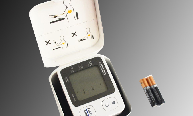 Máy đo huyết áp bắp tay Omron HEM-6131 nhỏ gọn