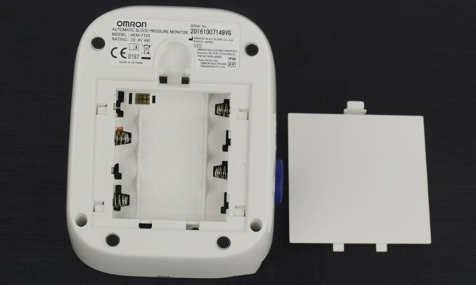 Máy đo huyết áp bắp tay Omron HEM-7120 lưu giữ nhiều kết quả