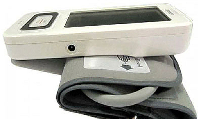 Máy đo huyết áp bắp tay Omron HEM nhỏ gọn