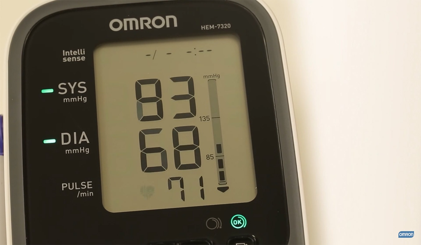 Máy đo huyết áp bắp tay Omron HEM-7320 kiểm soát huyết áp tốt