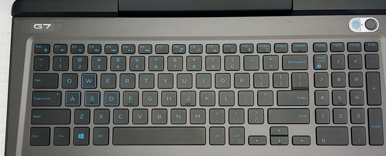 Laptop Dell G7 15-7588 (N7588C) bàn phím dễ thao tác