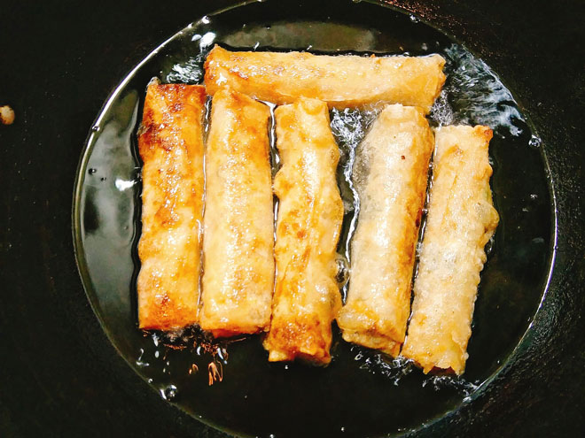 Cách Làm Nem Rán Hà Nội Thơm Ngon Đơn Giản Cho Mâm Cỗ Ngày Tết | Nguyễn ...