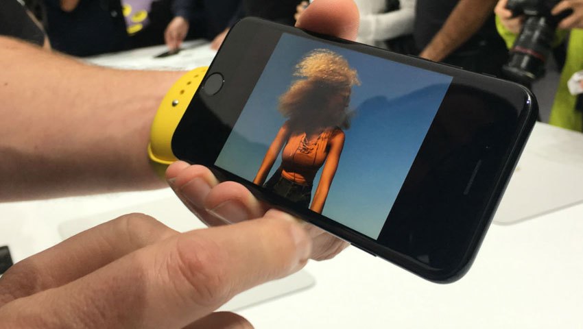 Màn hình Retina HD 5.5 inches có độ sắc nét cao