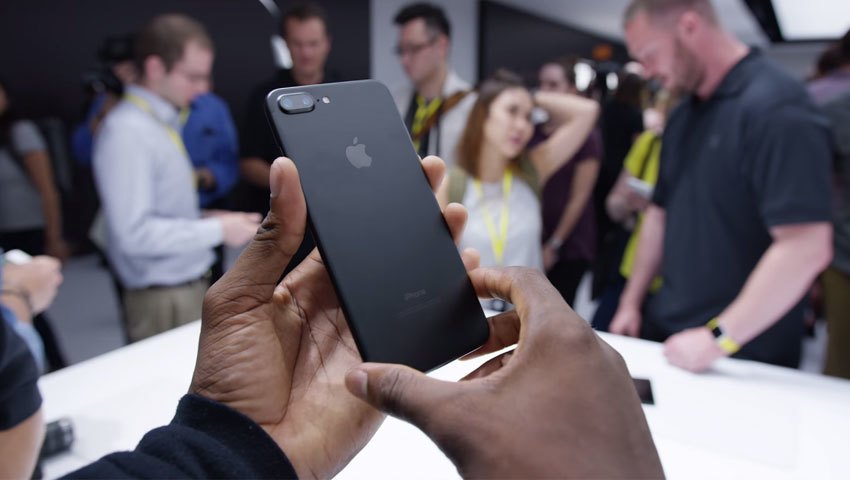 Điện thoại Iphone 7 plus có dung lượng pin được cải thiện hiệu quả