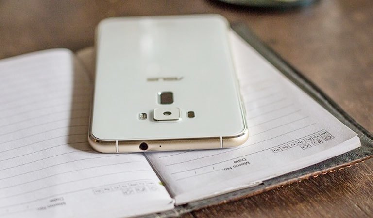 Thiết kế điện thoại ASUS Zenfone 3 ZE552KL sang trọng, đẳng cấp