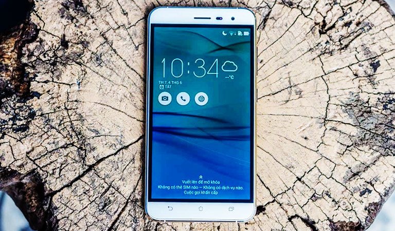 Điện thoại ASUS Zenfone 3 ZE552KL màn hình 5.5 inches, độ phân giải Full HD mang đến hình ảnh sắc nét và sống động